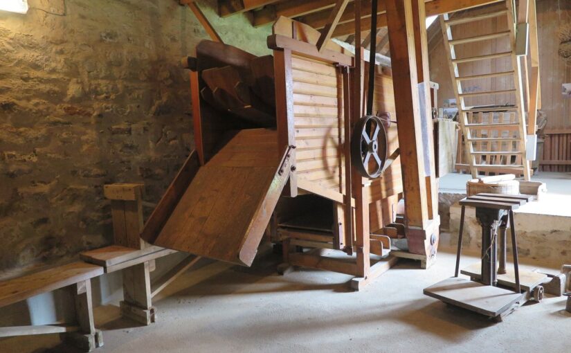 New threshing mills on farms in Scotland in 1924